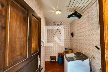 Casa à venda com 180m², 3 quartos e 2 vagas Casa à venda com 180m², 3 quartos e 2 vagasÁrea de Serviço