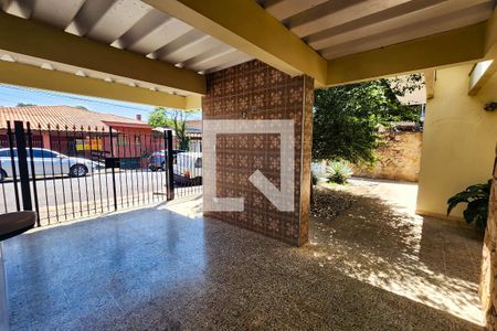 Casa à venda com 180m², 3 quartos e 2 vagas Casa à venda com 180m², 3 quartos e 2 vagasGaragem