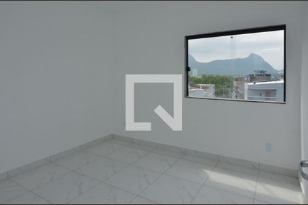 Quarto 1 de apartamento para alugar com 2 quartos, 54m² em Vargem Pequena, Rio de Janeiro