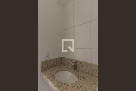 Banheiro suite de apartamento à venda com 2 quartos, 60m² em Bom Jesus, Porto Alegre