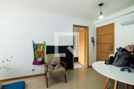 Sala de apartamento à venda com 2 quartos, 58m² em Grajaú, Rio de Janeiro