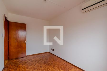 Quarto de apartamento à venda com 1 quarto, 47m² em Medianeira, Porto Alegre