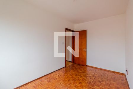 Quarto de apartamento à venda com 1 quarto, 47m² em Medianeira, Porto Alegre
