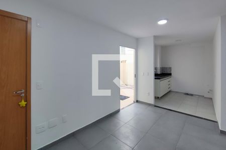 Sala de apartamento para alugar com 2 quartos, 48m² em Jardim Esmeraldina, Campinas