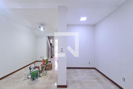 Sala de casa à venda com 4 quartos, 180m² em Lins de Vasconcelos, Rio de Janeiro