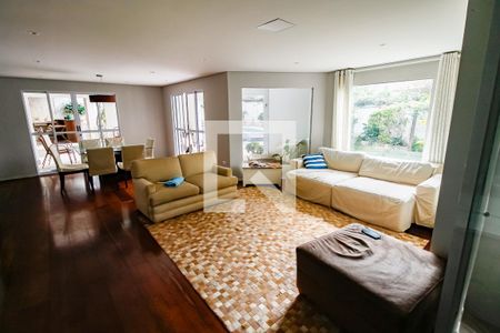 Sala de casa à venda com 4 quartos, 400m² em Vila Sônia, São Paulo