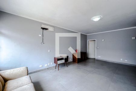 Sala de casa à venda com 3 quartos, 200m² em Vila Canero, São Paulo