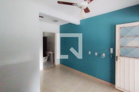 Sala de casa de condomínio à venda com 2 quartos, 75m² em Fazenda São Borja, São Leopoldo