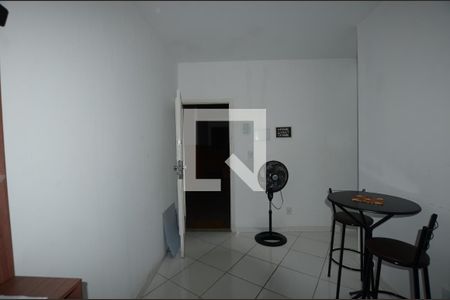 Sala de apartamento para alugar com 2 quartos, 50m² em Vaz Lobo, Rio de Janeiro