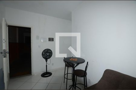 Sala de apartamento para alugar com 2 quartos, 50m² em Vaz Lobo, Rio de Janeiro