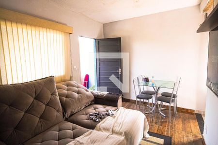 Sala de casa à venda com 2 quartos, 545m² em Vila Cloris, Belo Horizonte