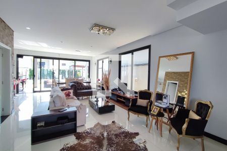 Casa de condomínio para alugar com 250m², 3 quartos e 4 vagasSala de Estar e Jantar