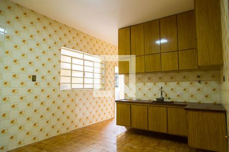 Casa à venda com 100m², 2 quartos e 4 vagas Casa à venda com 100m², 2 quartos e 4 vagasCozinha