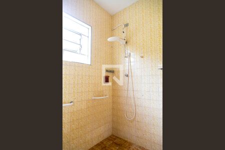 Casa à venda com 100m², 2 quartos e 4 vagas Casa à venda com 100m², 2 quartos e 4 vagasBanheiro