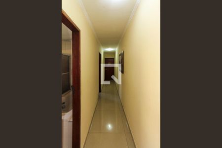 Corredor de casa à venda com 3 quartos, 200m² em Jardim Vila Formosa, São Paulo