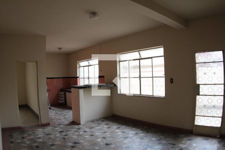 Sala  de casa para alugar com 4 quartos, 180m² em Conjunto California, Belo Horizonte