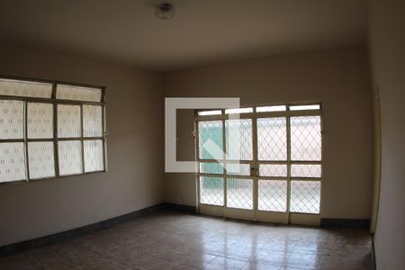 Sala  de casa para alugar com 4 quartos, 180m² em Conjunto California, Belo Horizonte