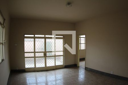 Sala  de casa para alugar com 4 quartos, 180m² em Conjunto California, Belo Horizonte