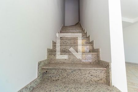 Escada de casa à venda com 3 quartos, 100m² em Jardim Maringa, São Paulo