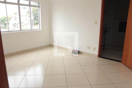 sala de apartamento para alugar com 3 quartos, 104m² em Planalto, Belo Horizonte