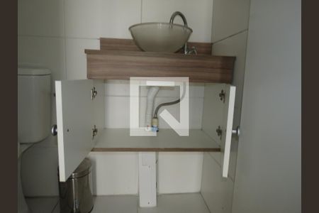 Banheiro - Armário Cuba de apartamento para alugar com 1 quarto, 33m² em Vila Palmeiras, São Paulo