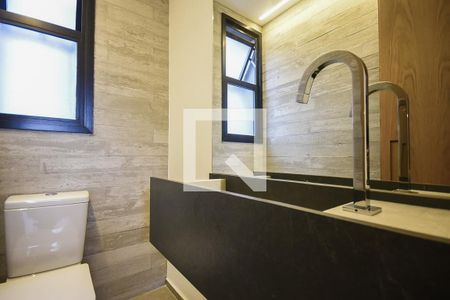 Lavabo de casa de condomínio para alugar com 2 quartos, 147m² em Real Parque, São Paulo