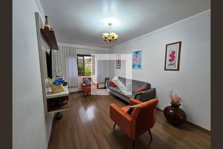 Sala de casa à venda com 3 quartos, 250m² em Jardim Morro Verde, São Paulo