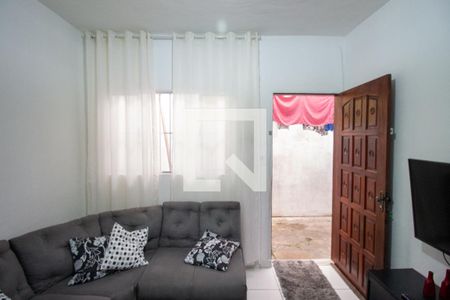 Sala de casa à venda com 2 quartos, 130m² em Vila Carmosina, São Paulo