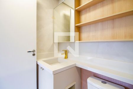 Banheiro de kitnet/studio para alugar com 1 quarto, 28m² em Pinheiros, São Paulo