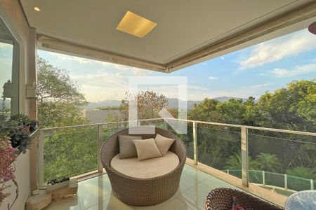 Casa de Condomínio à venda com 3 quartos, 330m² em Mirante da Mata, Nova Lima