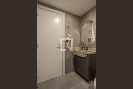 Banheiro de kitnet/studio à venda com 1 quarto, 27m² em Mont’serrat, Porto Alegre