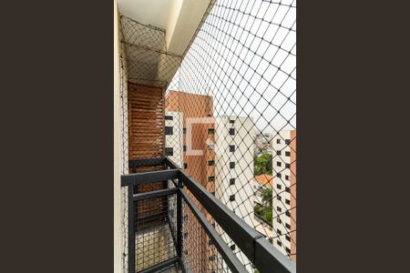 Sacada de apartamento à venda com 3 quartos, 61m² em Vila Carbone, São Paulo
