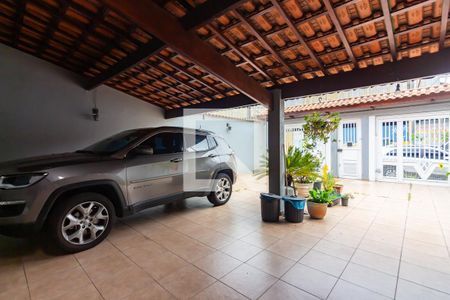 Casa à venda com 176m², 3 quartos e 4 vagas Casa à venda com 176m², 3 quartos e 4 vagasGaragem