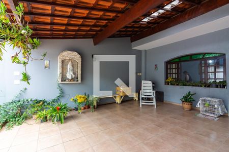 Casa à venda com 176m², 3 quartos e 4 vagas Casa à venda com 176m², 3 quartos e 4 vagasGaragem