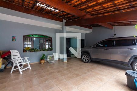 Casa à venda com 176m², 3 quartos e 4 vagas Casa à venda com 176m², 3 quartos e 4 vagasGaragem