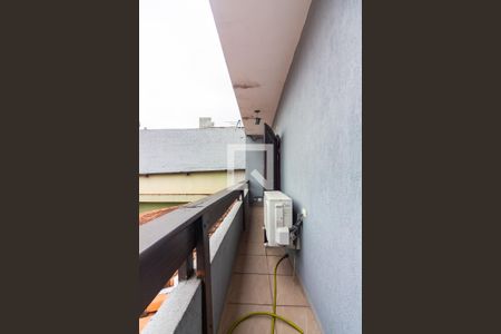 Casa à venda com 176m², 3 quartos e 4 vagas Casa à venda com 176m², 3 quartos e 4 vagasSacada