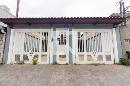 Casa à venda com 176m², 3 quartos e 4 vagas Casa à venda com 176m², 3 quartos e 4 vagasFachada