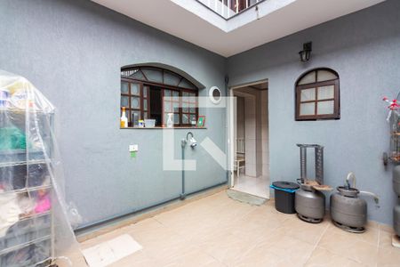 Casa à venda com 176m², 3 quartos e 4 vagas Casa à venda com 176m², 3 quartos e 4 vagasQuintal e Área de Serviço