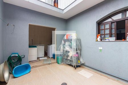 Casa à venda com 176m², 3 quartos e 4 vagas Casa à venda com 176m², 3 quartos e 4 vagasQuintal e Área de Serviço