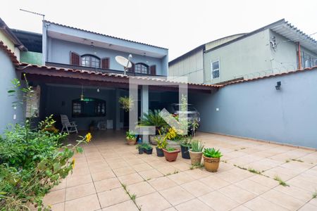 Casa à venda com 176m², 3 quartos e 4 vagas Casa à venda com 176m², 3 quartos e 4 vagasGaragem