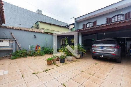 Casa à venda com 176m², 3 quartos e 4 vagas Casa à venda com 176m², 3 quartos e 4 vagasGaragem