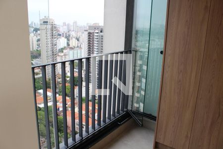 Janela da Sala com vidros intercalados de apartamento à venda com 2 quartos, 63m² em Perdizes, São Paulo