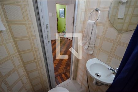 Banheiro de kitnet/studio para alugar com 1 quarto, 25m² em Tijuca, Rio de Janeiro