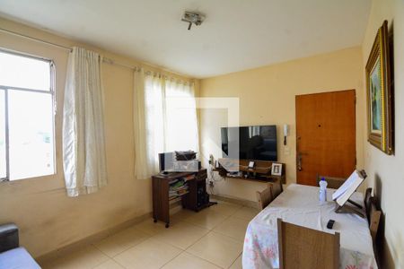 Sala de apartamento à venda com 3 quartos, 70m² em Califórnia, Belo Horizonte