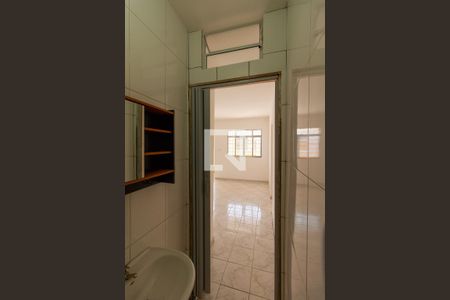 Banheiro de casa para alugar com 1 quarto, 56m² em Jardim Tietê, São Paulo