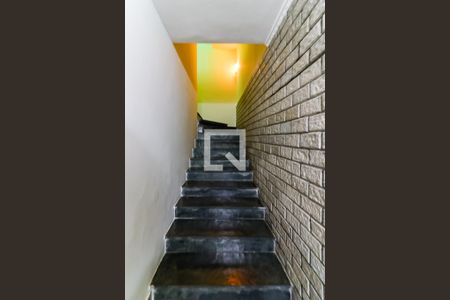 Escada de casa à venda com 4 quartos, 178m² em Parque São Domingos, São Paulo