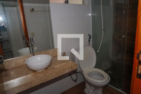 Banheiro do Quarto 1 de casa para alugar com 3 quartos, 180m² em Setor Três Marias, Goiânia