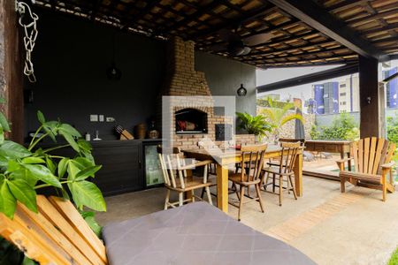 Casa à venda com 422m², 3 quartos e 3 vagas Casa à venda com 422m², 3 quartos e 3 vagasÁrea externa