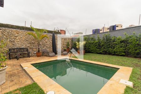 Casa à venda com 422m², 3 quartos e 3 vagas Casa à venda com 422m², 3 quartos e 3 vagasÁrea externa