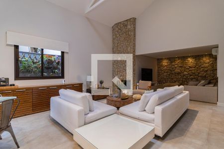 Casa à venda com 422m², 3 quartos e 3 vagas Casa à venda com 422m², 3 quartos e 3 vagasSala